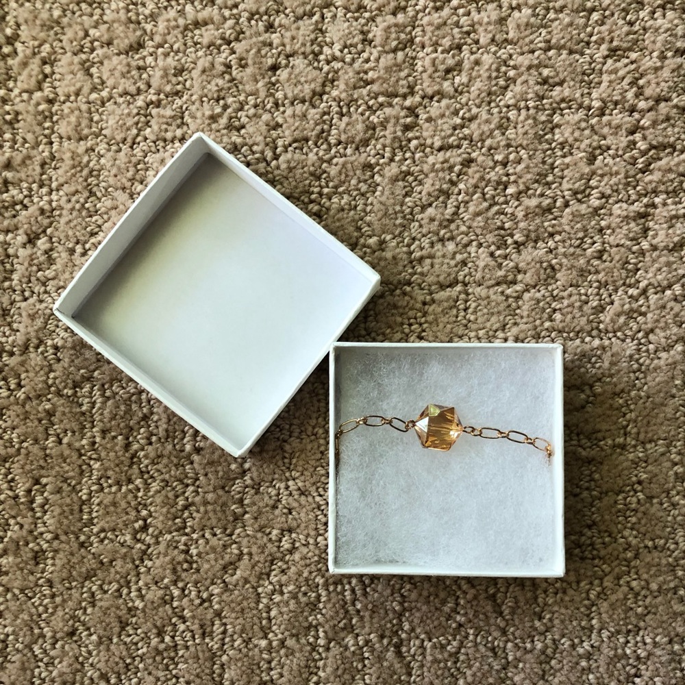 NWOT gold paper clip chain amber bracelet